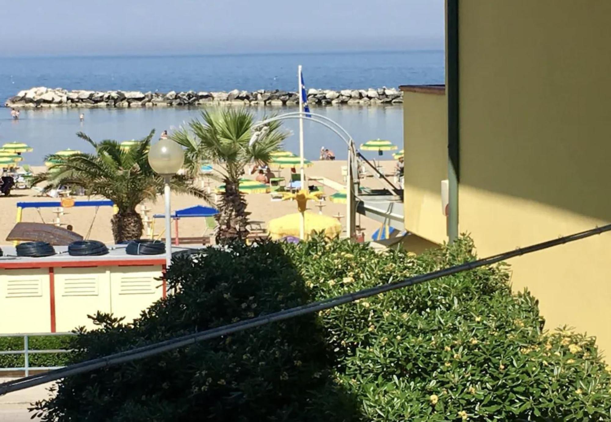 Hotel Bonaria Rimini Exterior photo